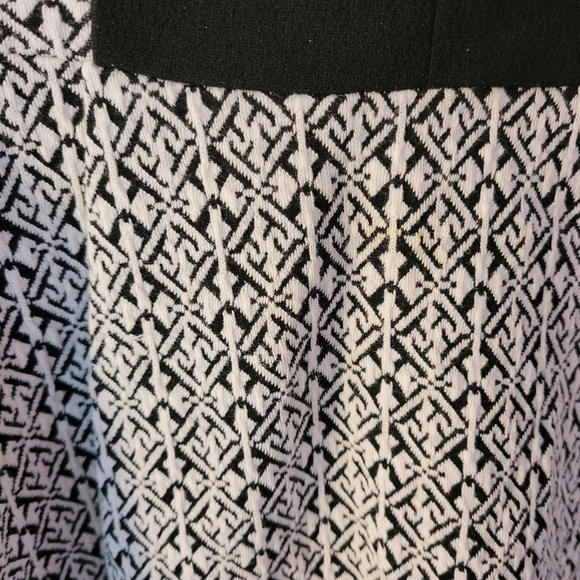 EUC Miami Size Small Black and Gray Women's Dress V Neck Cap Sleeve Zip Back - Picture 10 of 10